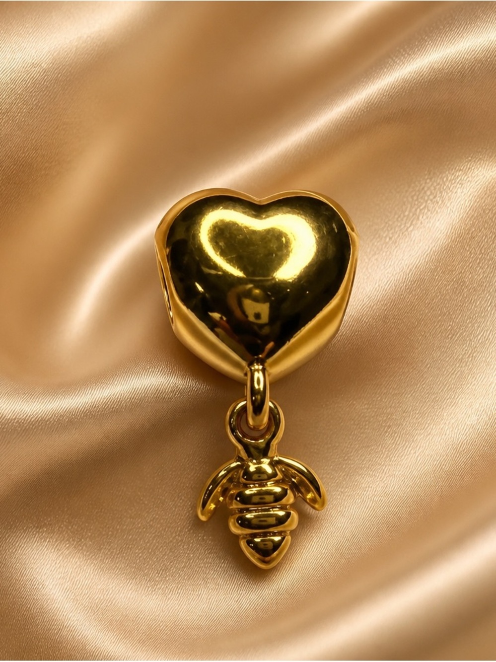 Gold Heart & Bee Charm Pendant - Women Jewelry new with out tag